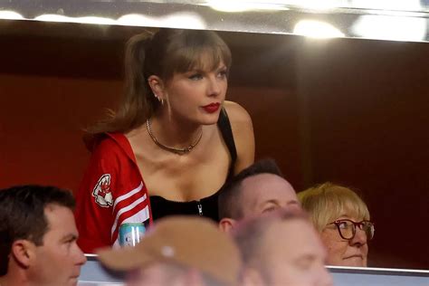 Taylor Swift Surprise Visit To Chiefs Game Sparks Mixed Reactions