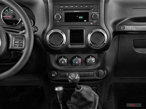 2012 Jeep Wrangler: 28 Interior Photos | U.S. News