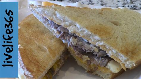 How Tomake A Killer Fried Egg And Roast Beef Sandwich Youtube