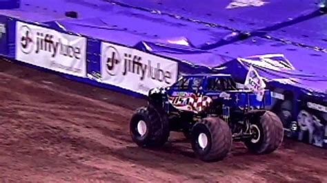 Monster Jam Captain Usa Freestyle In Anaheim January 11 2014 Youtube