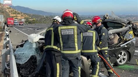 Mor El Conductor D Un Turisme En Un Accident Amb Un Cami En La Cv