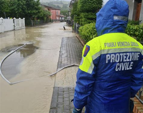 La Protezione Civile Fvg Per Salvare Arte In Emilia Udine