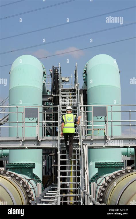 Thames Water Treatment High Resolution Stock Photography and Images - Alamy