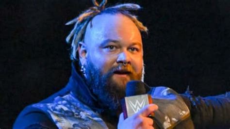 Bray Wyatt Confirms Hand Injury Photo Pwmania Wrestling News