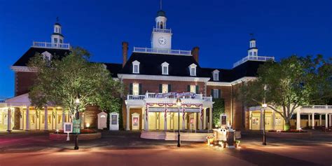 Man Strips Naked At EPCOT Disney Allegedly Buries Incident