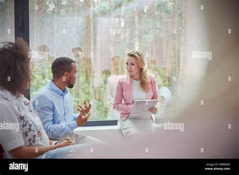 Therapist Talking Hi Res Stock Photography And Images Alamy