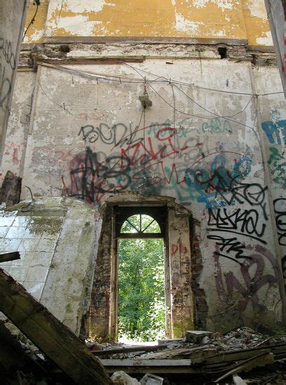 Glauque Land Manoir de Mr Hugo Le manoir Châteaux abandonnés Urbex