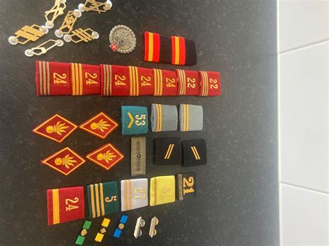 Diverse CH Militär Abzeichen mit 3 Ribbon Kaufen auf Ricardo