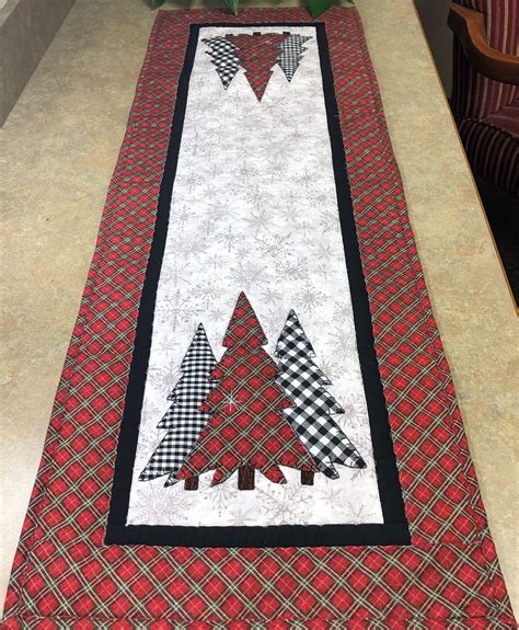 Fall Quilt Table Runner Patterns Free Christmas Table Runner Pattern