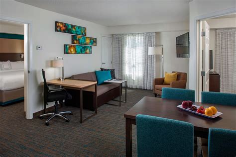 Hotel Rooms in Metairie, Louisiana | Residence Inn New Orleans Metairie