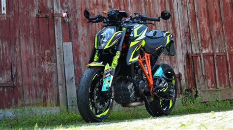 KTM DUKE 1290 14 16 Custom Folierung Neongelb 4moto Bikedekore