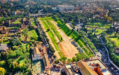 Il Circo Massimo Lantico E Leggendario Stadio Di Roma