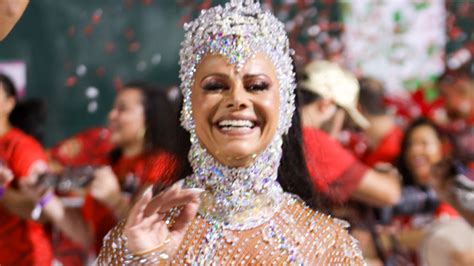 Foto Viviane Araujo Abusa Da Transpar Ncia Em Desfile E Elogiada Por