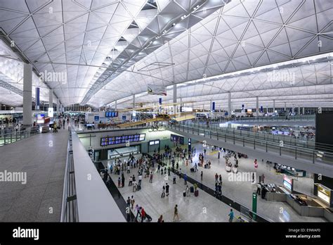 flughafen hong kong international ankuenfte und abfluege lzlb