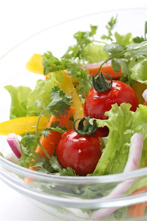 Ensalada De Fruta Con Los Cereales Foto De Archivo Imagen De Estera