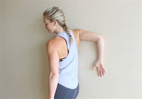 9 Easy Wall Stretches To Fix Tight Shoulders Gentle Feel Good