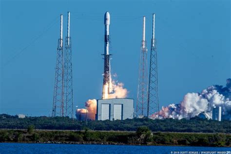 Spacex順利發射gps Iii衛星 正式挺進軍用太空發射市場 每日頭條