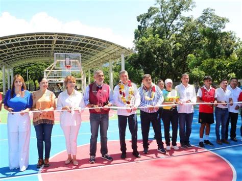 Inaugura Rutilio Unidad Deportiva Y Entrega Escrituras