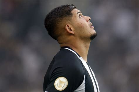 Erison se despede do Botafogo e manda recado à torcida Gazeta Esportiva