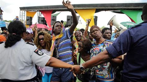 Kritiek Op Surinaamse Politie Vanwege Slechte Voorbereiding Op Rellen