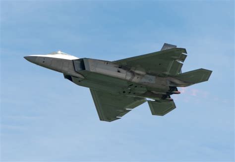 Air Force gives stealthy F-22 Raptors new air-to-air attack weapons ...