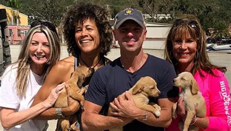 Kenny Chesney rescues dogs and puppies from Caribbean - IEyeNews