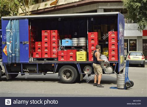 Beer Delivery Truck Stock Photos & Beer Delivery Truck Stock Images - Alamy