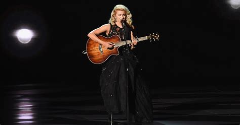 Tori Kelly Performs “Hallelujah” for 2016 Emmys "In Memoriam" Tribute ...