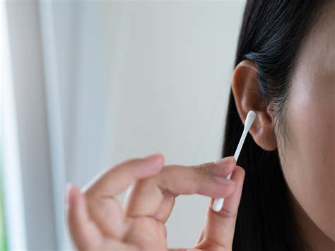 Should You Use Q-Tips to Clean Your Ears? Experts Explain the Risks | SELF