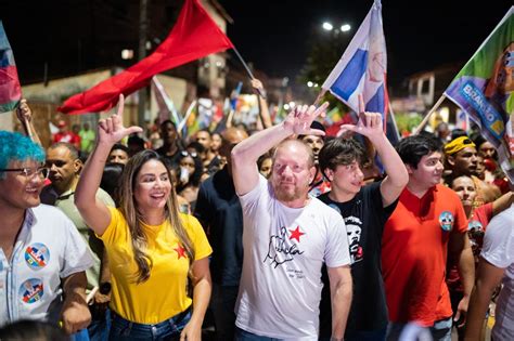 Othelino Neto e Ana Paula Lobato comandam grande ato pró Lula em