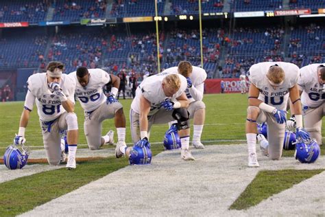 Air Force Academy football players allowed to pray publicly