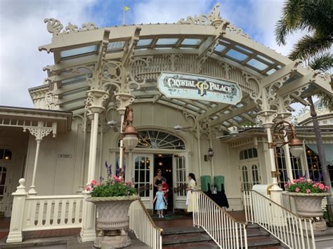 A Review Of Crystal Palace At The Magic Kingdom Walt Disney World