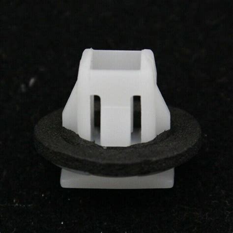 Secure Your For Nissan Fender Flares With 10 Nylon Molding Clips