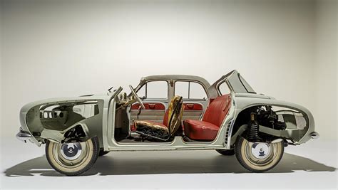 Bonhams Cars : RENAULT DAUPHINE EN MODELE DECOUPE, (NO RESERVE)