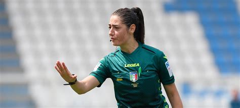 Serie A è storia Debutta l arbitro Maria Sole Ferrieri Caputi