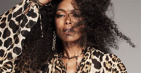 Angela Bassett Talks Black Panther Age And Self Belief Glamour Shots Angela Bassett Beauty