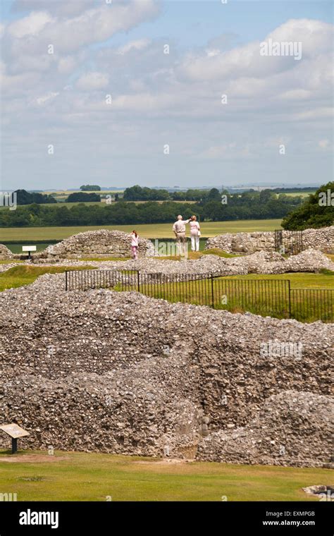 Old Sarum Castle Hi Res Stock Photography And Images Alamy