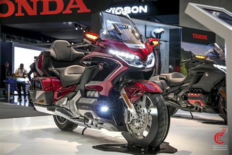 Honda GL1800 Gold Wing L Astronave A Sei Cilindri Ad EICMA