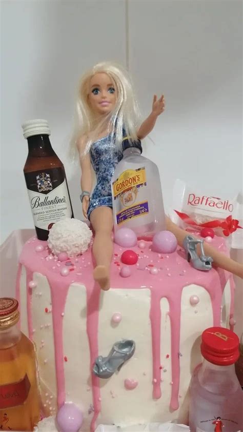 Top Imagen Pastel Barbie Borracha Abzlocal Mx