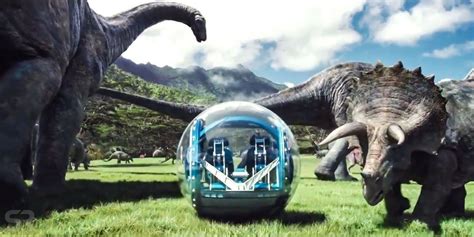 How Jurassic World Solved The Original Park's Biggest Tourist Problem