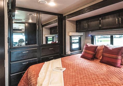 Class A Motorhome Features - THOR Industries