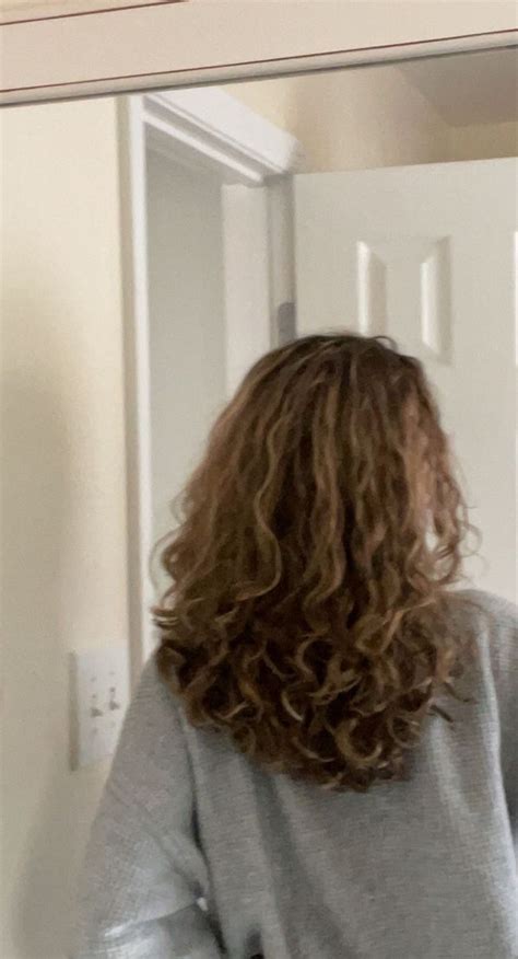 Pin by teaganbauer 8146 on lockige Frisuren ästhetisch Curly hair