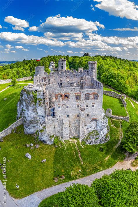 Szlak Orlich Gniazd Zamek Ogrodzieniec We Wsi Podzamcze Stock Photo