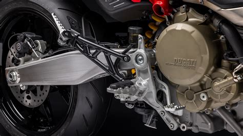 Nuova Hypermotard 698 Mono Live Play Ride