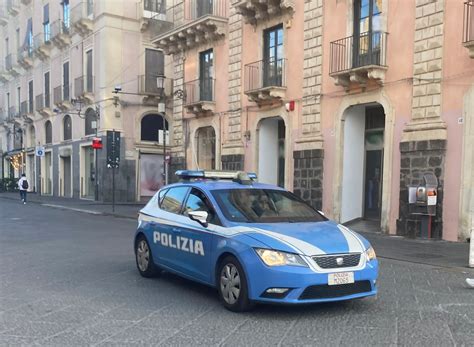 Ruba Al Supermercato E Aggredisce I Dipendenti Lasiciliaweb