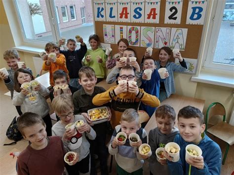 W Drodze Po Zdrowie W Szkole Podstawowej W Charzykowach Wi Towano