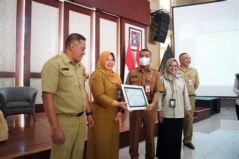 Bendahara OPD Dan Desa Terbaik Diganjar Penghargaan BPJS Ketenagakerjaan