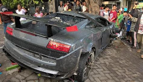 Lamborghini Gallardo Supertrofeo Stradale Crashed In Indonesia Killing One