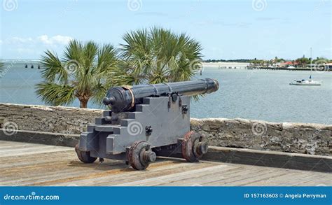 Cannon on the Castillo De San Marcos Stock Image - Image of north, park ...