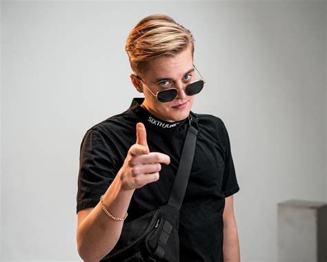 atmatthy shared  photo  instagram je blik richting mij feb